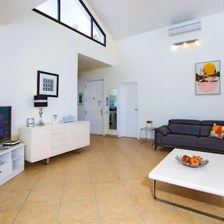 Casa Nydia Villa *